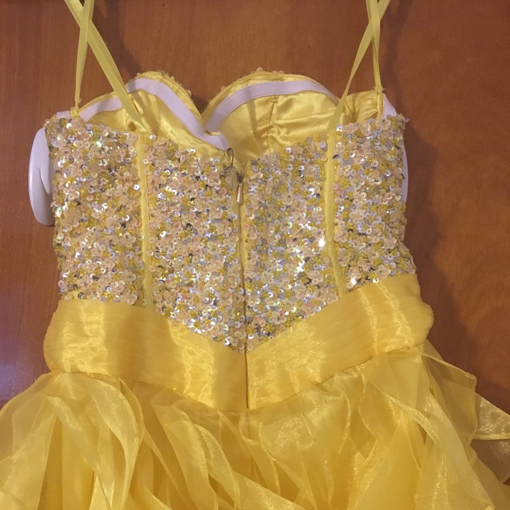 🎉Sale🎉Atiana’s Yellow Prom - Picture 4 of 4